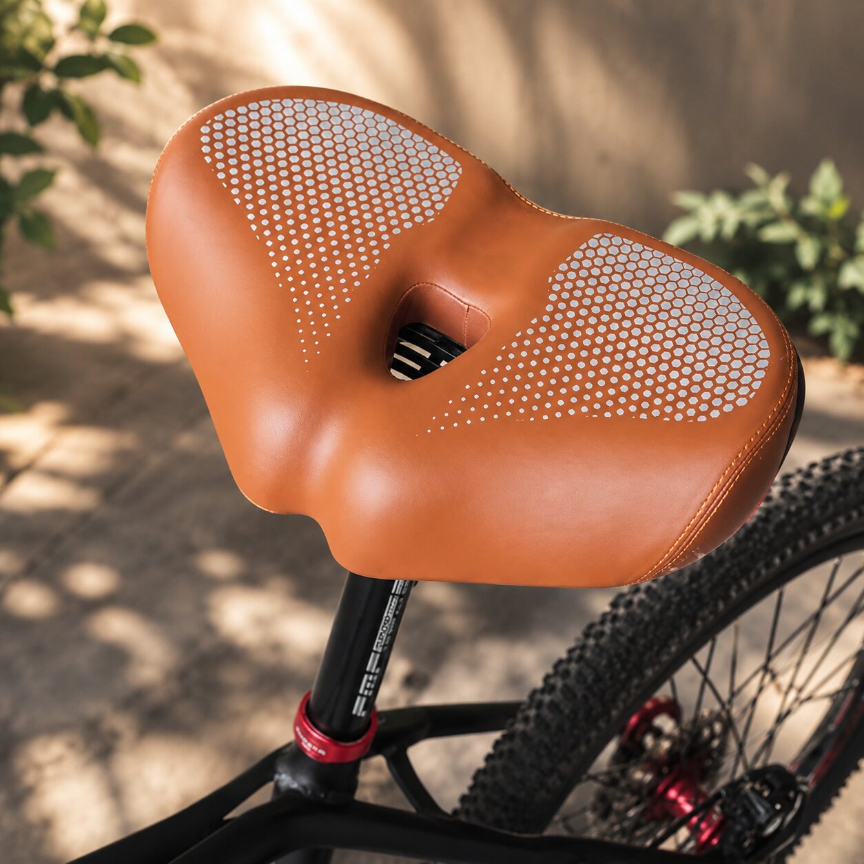 Fahrradsattel | Nose-lose Extra-Breites Design | Doppelfederung & Hochdichte Schaumpolsterung